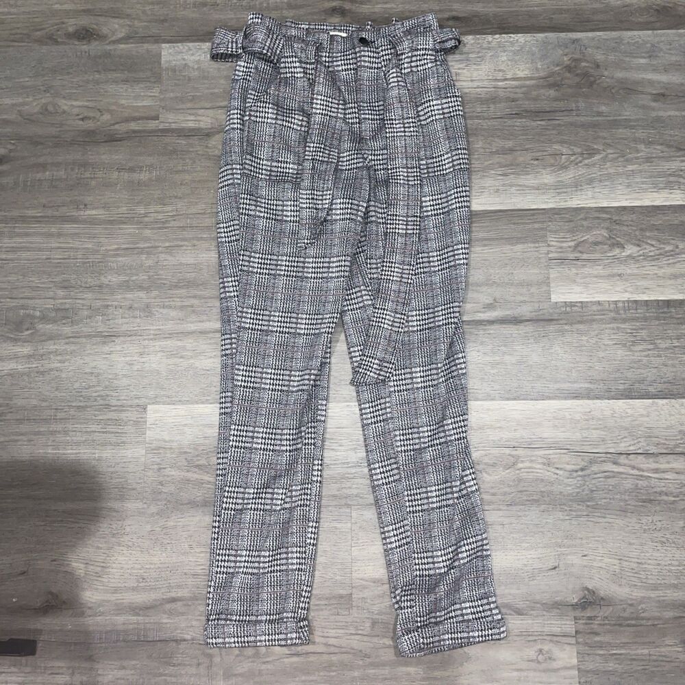 So Kohls Women’s Plaid Pants Size 1  Black/white/purple with Belt